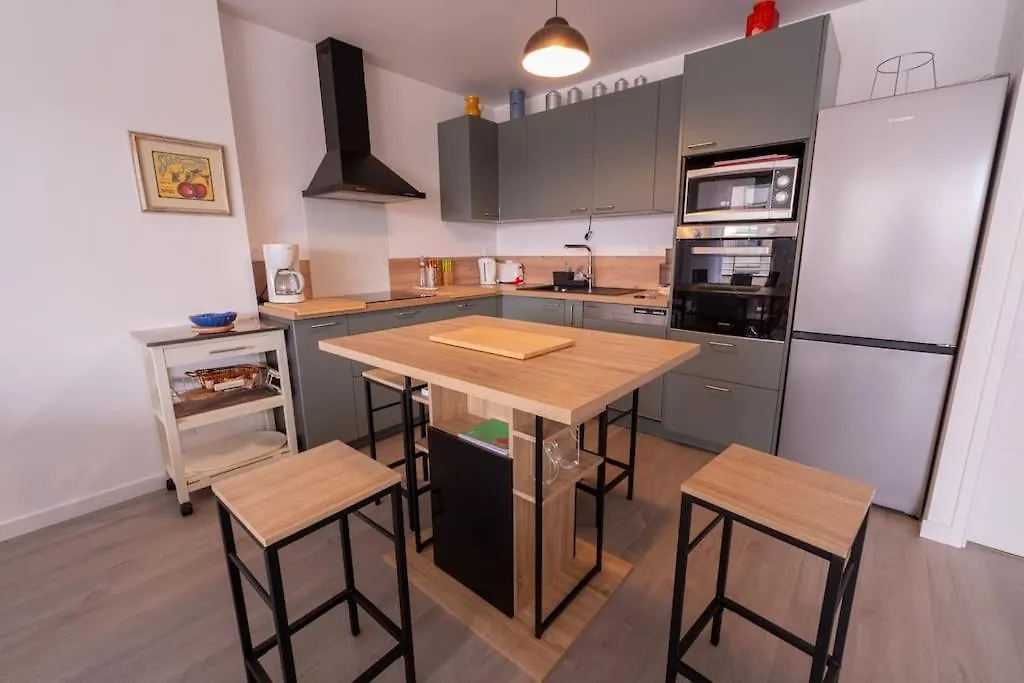 Apartment T3 Neuf 5 Minutes Des Plages Garage Prive Dinard